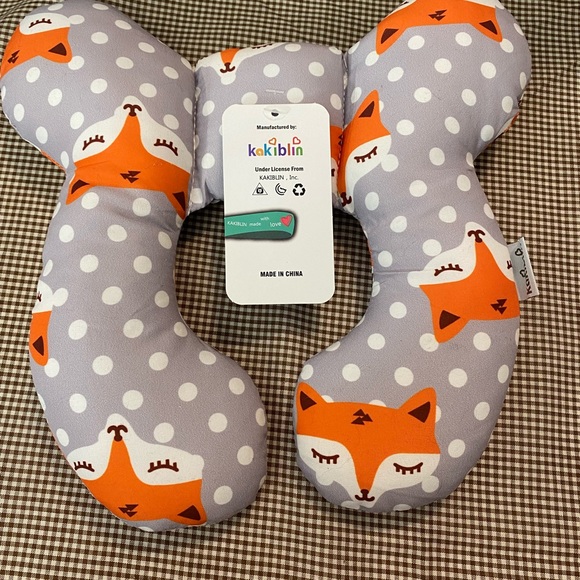 💥3/$25💥 Kakiblin Stroller Car Seat Neck Support Baby Pillow Fox NWT - Picture 2 of 3